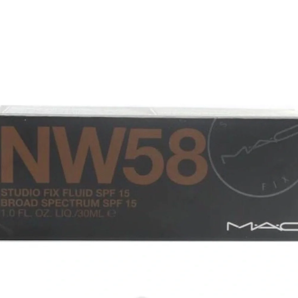 111-MAC STUDIO FIX SPF 15 NW58